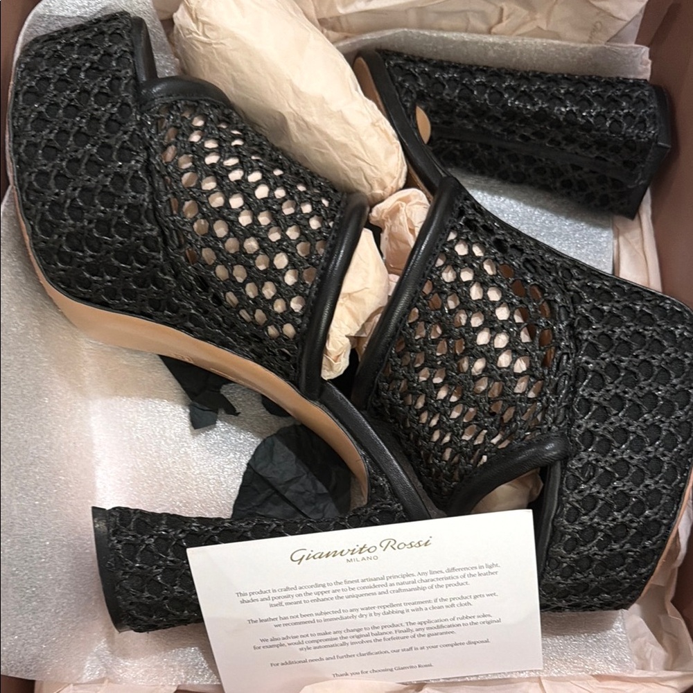 Gianvito Rossi Black Heels